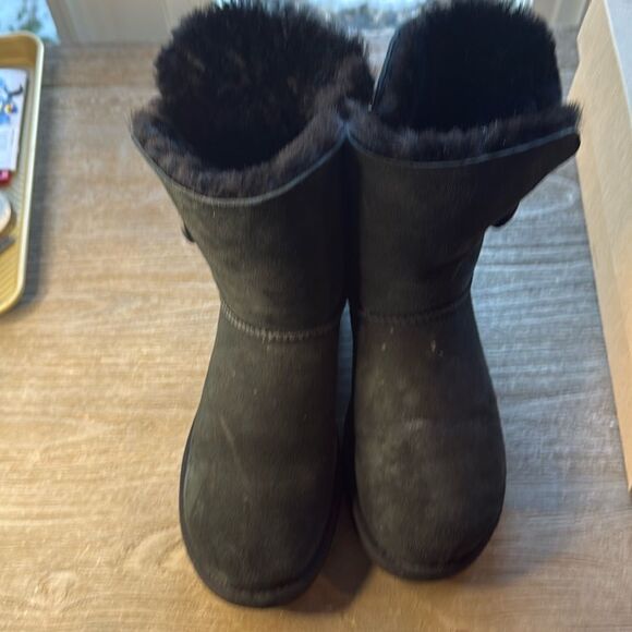 UGG Women's Bailey Button II Boot Size 11 - Picture 1 of 6